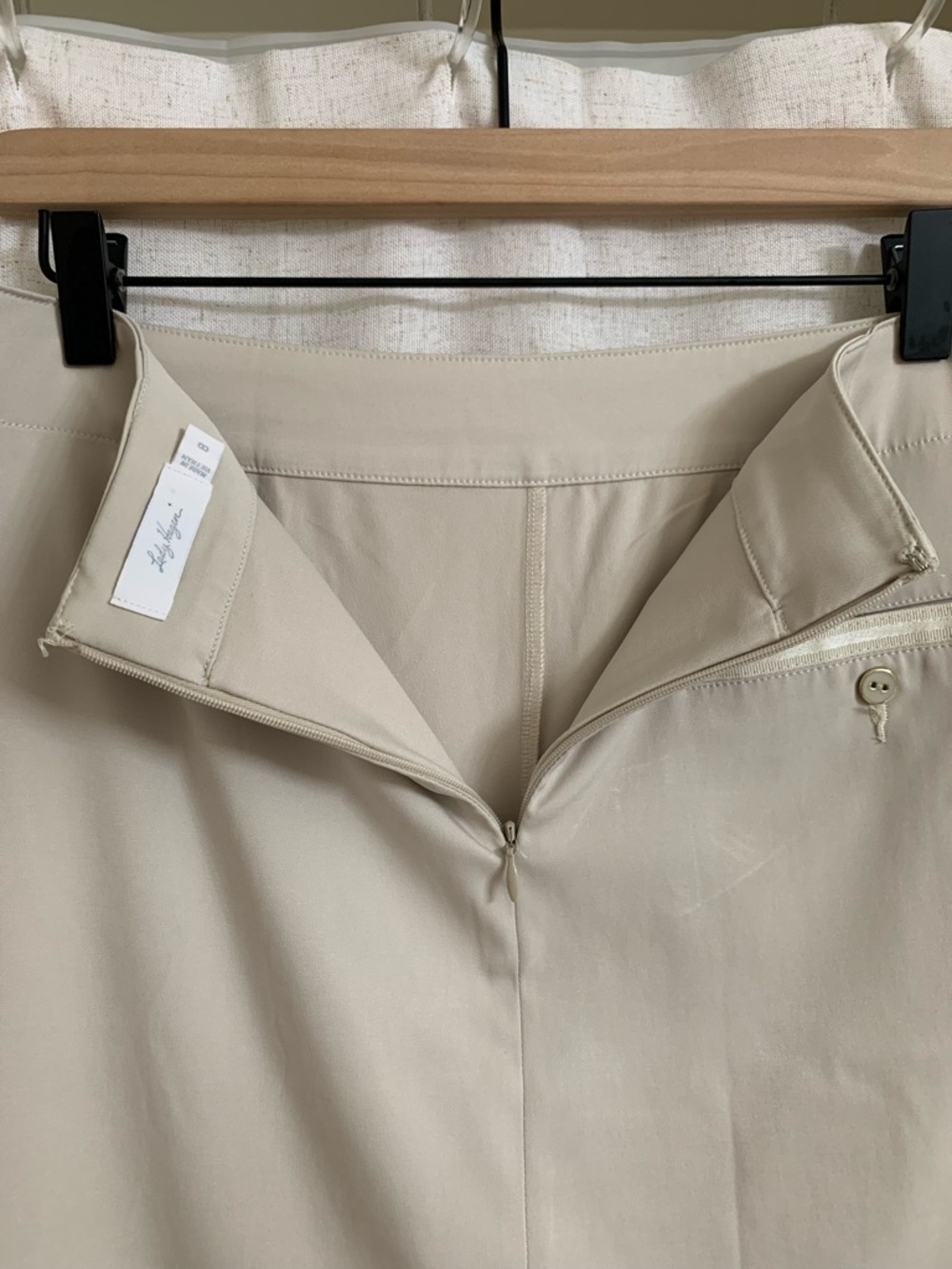 Lady Hagen Golf 3-Pocket Satin Detail Shorts Lined Mini Skirt Size 8 Tan - Picture 6 of 9